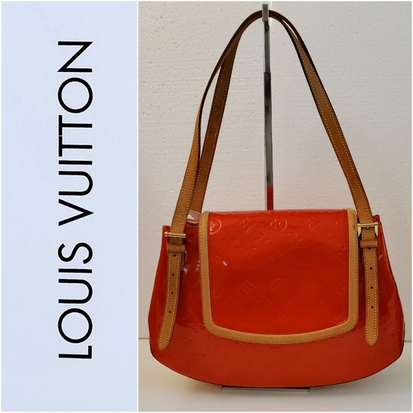 LOUIS VUITTON RED MONOGRAM VERNIS BISCAYNE BAY BAG - Picture 2 of 16